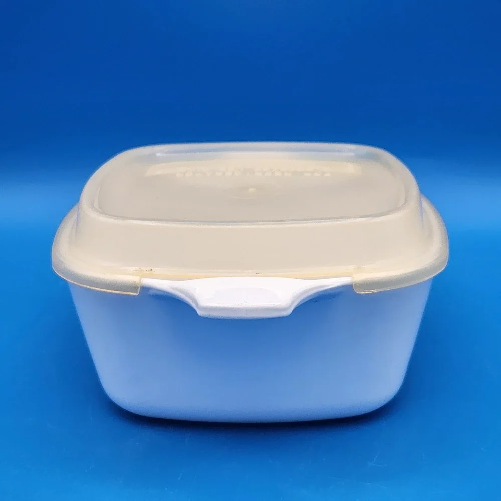 Vintage Corningware Corn Flower 2 3/4 cup P-43-B Dish Casserole with Plastic lid